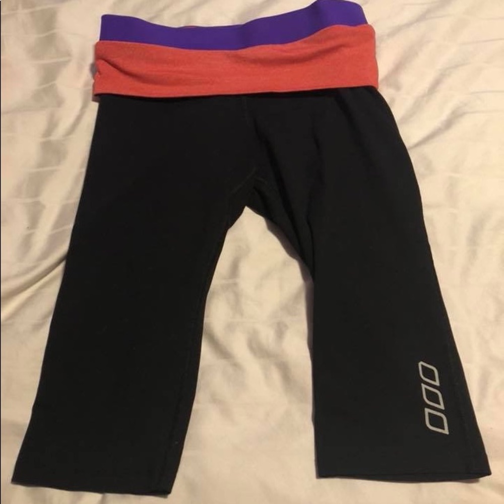 Lorna Jane active wear crops